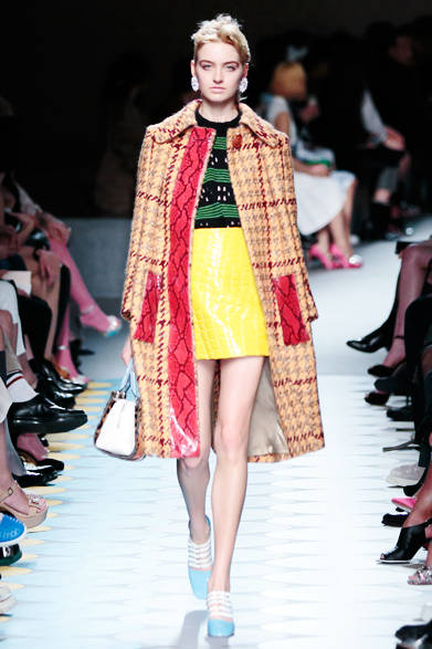 ノスタルジックな雰囲気のツイードコート