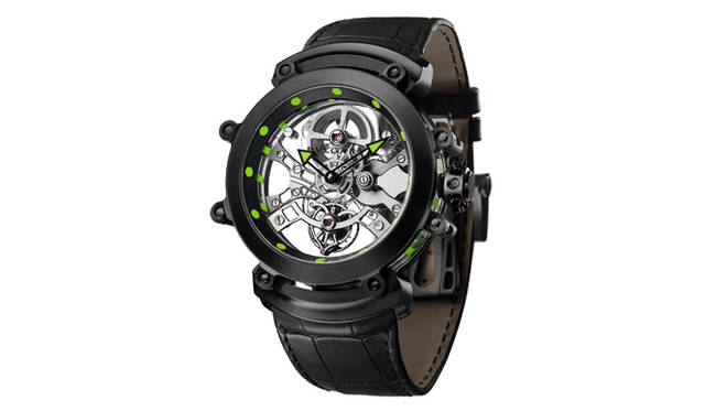 <strong>サファイア ウルトラネロ トゥールビヨン</strong><br />ケース｜ブラックDLC（ダイヤモンドライクカーボン）加工チタン＆サファイアクリスタル<br />直径｜53mm<br />厚さ｜14.89mm<br />ムーブメント｜手巻き（GG8000）<br />機能｜トゥールビヨン<br />ストラップ｜アリゲーター<br />防水性｜3気圧<br />限定本数｜30本（受注生産）<br />予価｜2420万円（税抜）<br /><br />ブルガリ ジャパン<br />Tel.03-6362-0100<br />http://www.bulgari.com/ja-jp