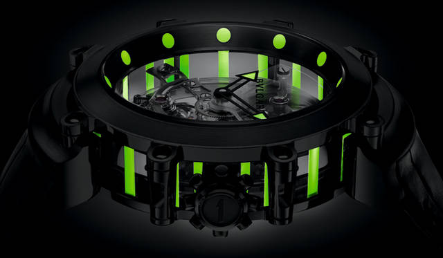 <strong>サファイア ウルトラネロ トゥールビヨン</strong><br />ケース｜ブラックDLC（ダイヤモンドライクカーボン）加工チタン＆サファイアクリスタル<br />直径｜53mm<br />厚さ｜14.89mm<br />ムーブメント｜手巻き（GG8000）<br />機能｜トゥールビヨン<br />ストラップ｜アリゲーター<br />防水性｜3気圧<br />限定本数｜30本（受注生産）<br />予価｜2420万円（税抜）<br /><br />ブルガリ ジャパン<br />Tel.03-6362-0100<br />http://www.bulgari.com/ja-jp