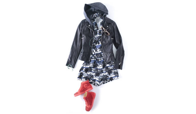 SNEAKERS FOR SPRING ライダーズジャケット7万9920円(ドマ/ヤマツゥ Tel. 03-3464-5155)、オールインワン5万8320円(ラジャンス/サザビーリーグ Tel. 03-5412-1937)、スニーカー14万5800円(クリスチャン ルブタン/クリスチャン ルブタン ジャパン Tel. 03-6628-5474)、サングラス4万3200円(ディータ/オブジェ・イースト Tel. 03-3538-3456)、ネックレス1万4040円、ブレスレット9504円(ともにサンバティ/タトラス ジャパン Tel. 03-3499-6363)