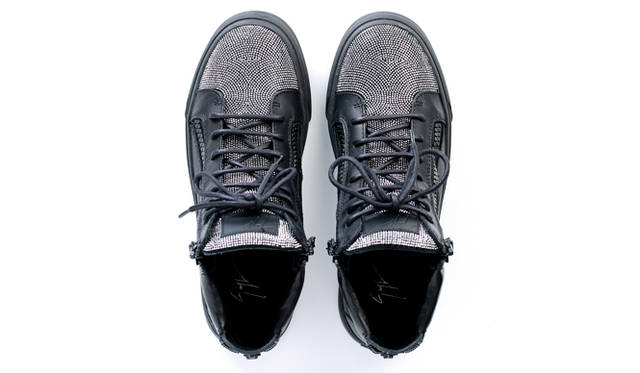 SNEAKERS FOR SPRING スニーカー16万6320円 ジョザッペ・ザノッティ・デザイン/ブルーベル・ジャパン(ファッション事業本部) Tel. 03-5413-1050