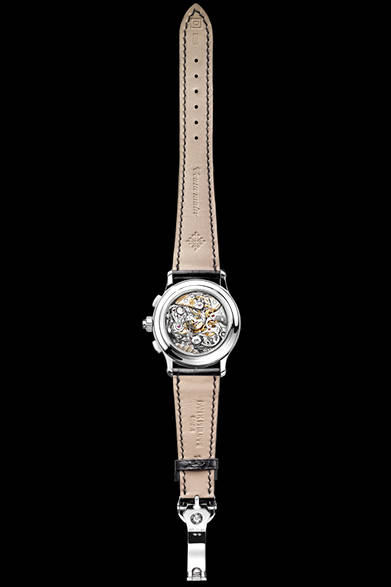 <strong>スプリット秒針クロノグラフ5370</strong><br/>ケース｜950プラチナ<br />直径｜41mm<br />厚さ｜13.56mm<br />ムーブメント｜手巻き（Cal.CHR 29-535 PS）<br />機能｜スプリット秒針クロノグラフ（30分積算計）<br />ストラップ｜アリゲーター<br />防水性｜3気圧<br />発売時期｜2015年秋以降予定<br />予価｜2843万6400円<br />