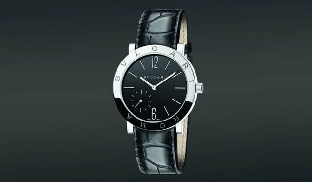 <strong>ブルガリ ローマ フィニッシモ</strong><br />ケース｜ステンレススチール<br />直径｜41mm<br />ムーブメント｜自動巻き（キャリバー フィニッシモ）<br />機能｜パワーリザーブ表示（ムーブメントの裏ブタ側の受け板上にセット）<br />ストラップ｜アリゲーター<br />防水｜3気圧<br />発売時期｜2015年10月予定<br />予価｜135万円<br /><br />ブルガリ ジャパン<br />Tel. 03-6362-0100<br />http://www.bulgari.com/ja-jp/<br />