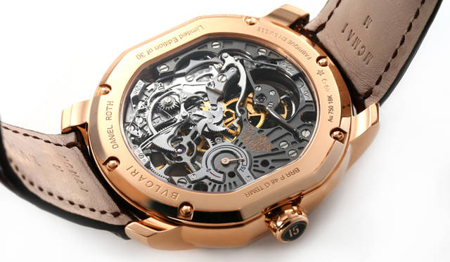 <strong>ブルガリ カリヨン トゥールビヨン</strong><br />ケース｜18Kピンクゴールド<br />直径｜48mm<br />ムーブメント｜手巻き（Cal.DR330）<br />機能｜ミニッツリピーター、トゥールビヨン<br />ストラップ｜アリゲーター<br />防水性｜3気圧<br />発売時期｜10月予定<br />予価｜2,880万円<br /><br />ブルガリ ジャパン<br />Tel. 03-6362-0100<br />http://www.bulgari.com/ja-jp/<br />