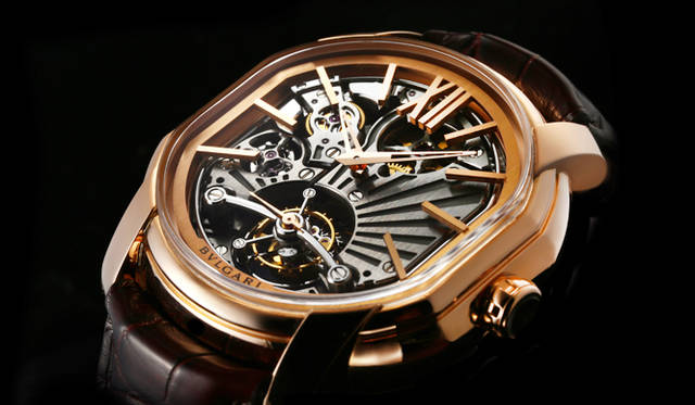 <strong>ブルガリ カリヨン トゥールビヨン</strong><br />ケース｜18Kピンクゴールド<br />直径｜48mm<br />ムーブメント｜手巻き（Cal.DR330）<br />機能｜ミニッツリピーター、トゥールビヨン<br />ストラップ｜アリゲーター<br />防水性｜3気圧<br />発売時期｜10月予定<br />予価｜2,880万円<br /><br />ブルガリ ジャパン<br />Tel. 03-6362-0100<br />http://www.bulgari.com/ja-jp/<br />