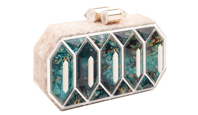 <strong>LAILA TOKIO｜ライラ・トウキョウ</strong><br />2015年春夏「Carnival collection」 「BUZIOS」（W18×H10×D6cm・120cmチェーン付き）18万6840円