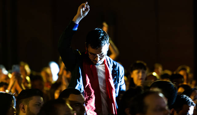 「レフェルベソンス」の生江シェフ。12位と発表された瞬間、大きく右手をあげた