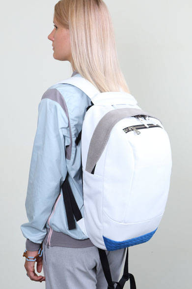 <strong>ithelicy｜イザリシー</strong><br />「ELLIP」（W190 × H500 × D200mm）6万4800円