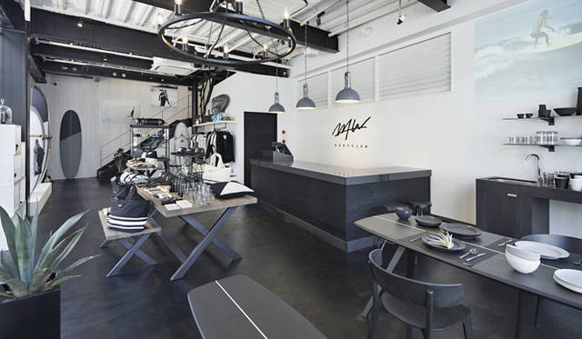 <strong>WTW｜ダブルティー</strong><br />「WTW SURFCLUB（ダブルティー・サーフクラブ）」　Nacasa & Partners Inc.