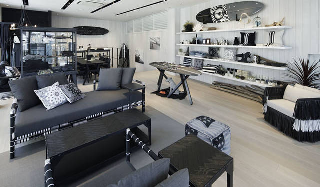 <strong>WTW｜ダブルティー</strong><br />「WTW SURFCLUB（ダブルティー・サーフクラブ）」　Nacasa & Partners Inc.