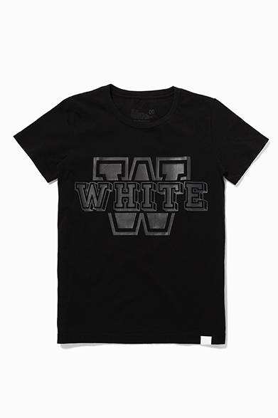 Black Mountaineering by White Mountaineering<br />WHITE PRINT TEE<br />価格｜8100円