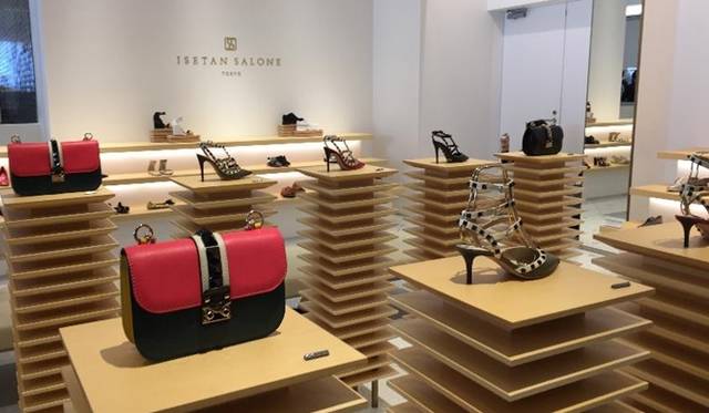 ２階のシューズコーナー