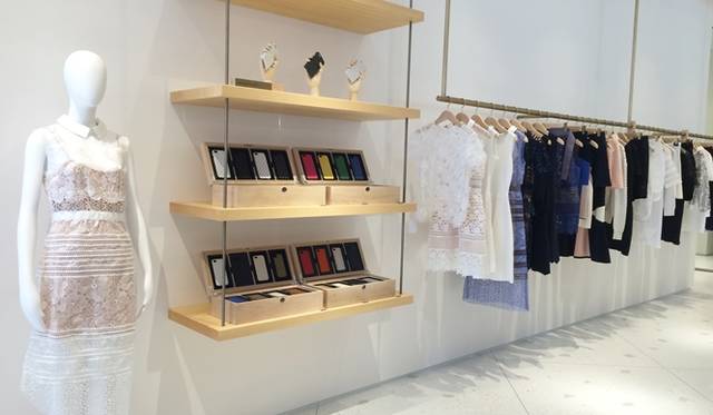 明るく開放感あふれる店内