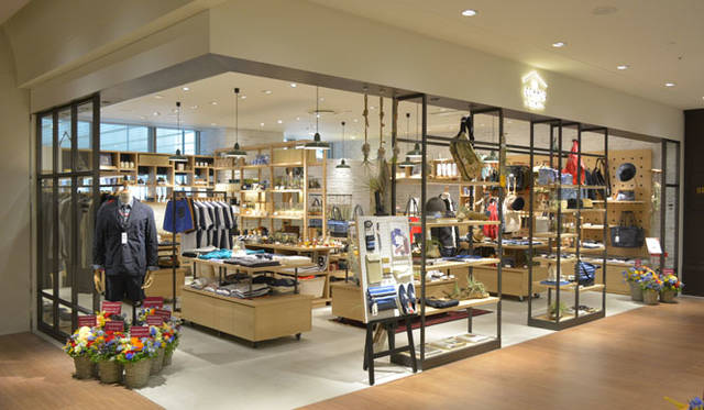 <strong>THE COMMON TEMPO｜ザ コモン テンポ</strong><br />ルクア イーレ店の内観