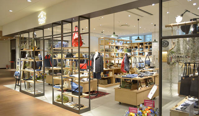 <strong>THE COMMON TEMPO｜ザ コモン テンポ</strong><br />ルクア イーレ店の内観