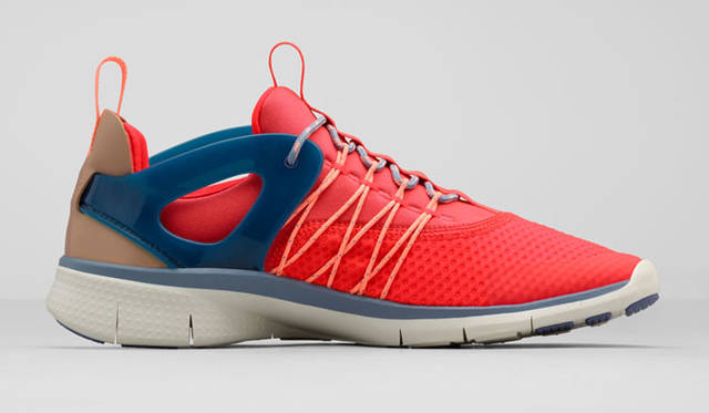 <strong>NIKE SPORTSWEAR｜ナイキスポーツウェア</strong><br />ウィメンズ「ナイキ フリー バータス」