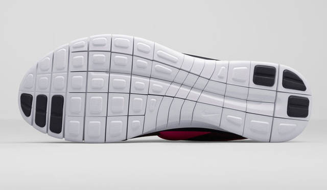 <strong>NIKE SPORTSWEAR｜ナイキスポーツウェア</strong><br />メンズ「ナイキ フリー  ソックフライ」