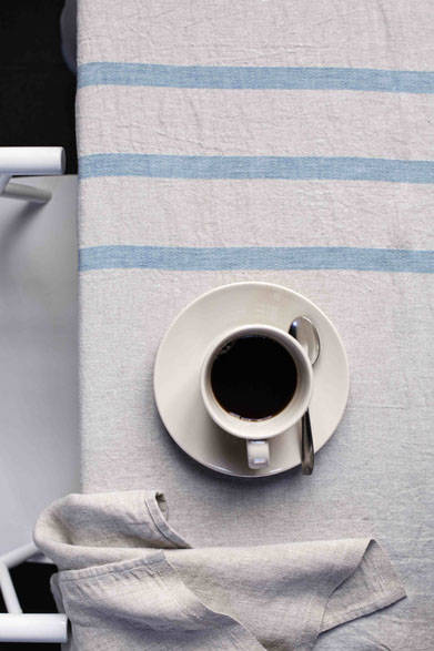 <strong>LAPUAN KANKURIT｜ラプアン カンクリ</strong><br />「USVA」table cloth　（ブランケット）