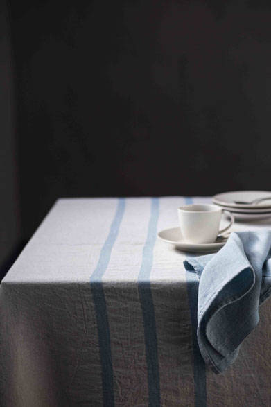 <strong>LAPUAN KANKURIT｜ラプアン カンクリ</strong><br />「USVA」table cloth　（ブランケット）