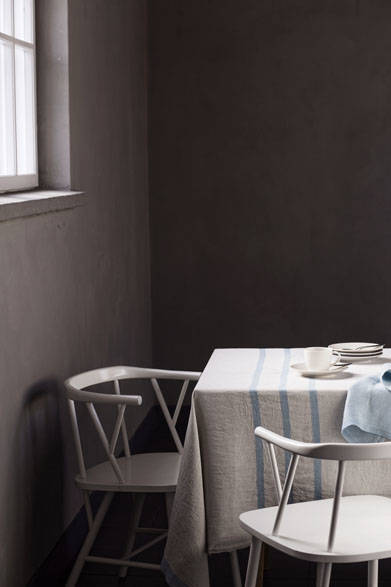 <strong>LAPUAN KANKURIT｜ラプアン カンクリ</strong><br />「USVA」table cloth　（ブランケット）