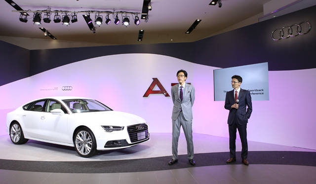 アウディ ジャパン代表取締役社長の大喜多寛氏（左）と、広報部部長の丸田靖生氏（右）