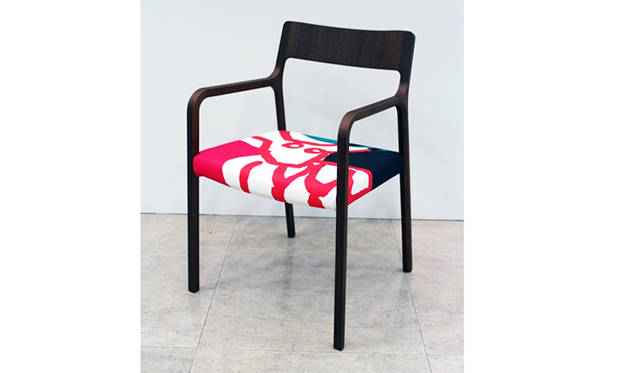 藤森泰司氏がデザインしたチェア「RINN（リン）」のシートカバーに「PARK（パーク）」を組み合わせたもの