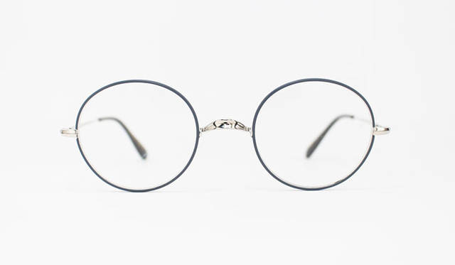 <strong>Continuer｜コンティニュエ</strong><br />Oliver Goldsmith for Continuer「Oliver Oban」（Silver Grey）3万1320円
