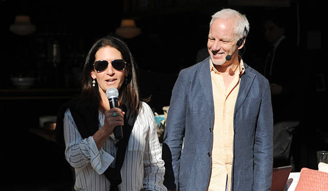 ボビイ（左）とコロラドで漢方と鍼のクリニックを経営するジョシュア・ジーター博士。