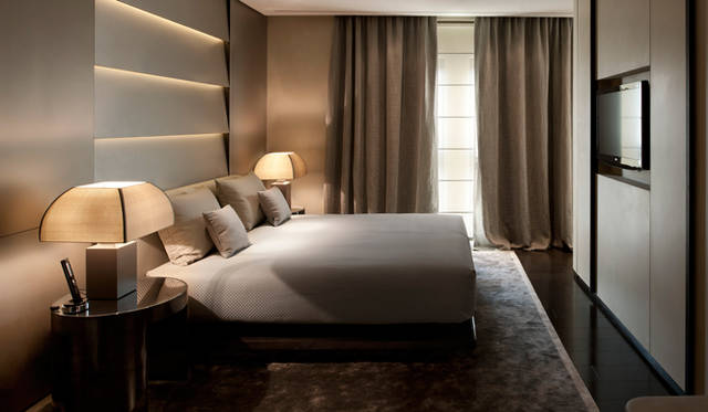 2. 「アルマーニ・ホテル・ミラノ」（クアドリラテーロ・デッラ・モーダ）