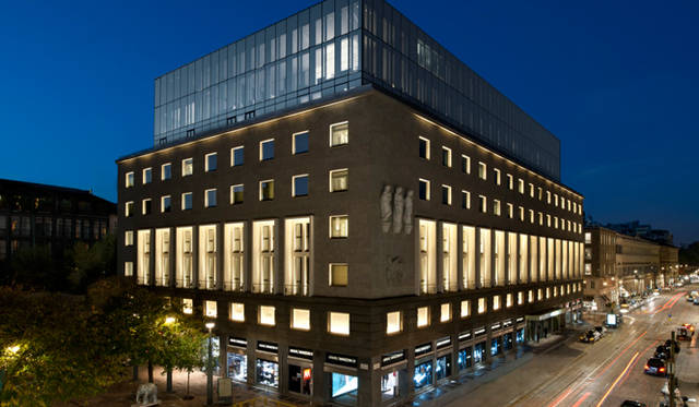 2. 「アルマーニ・ホテル・ミラノ」（クアドリラテーロ・デッラ・モーダ）