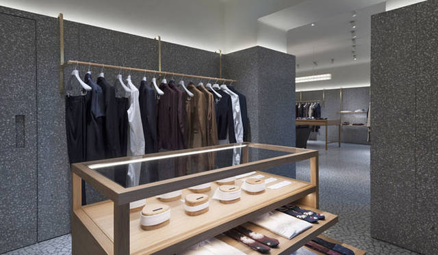 <strong>VALENTINO｜ヴァレンティノ</strong><br />「ヴァレンティノブティック」メンズ