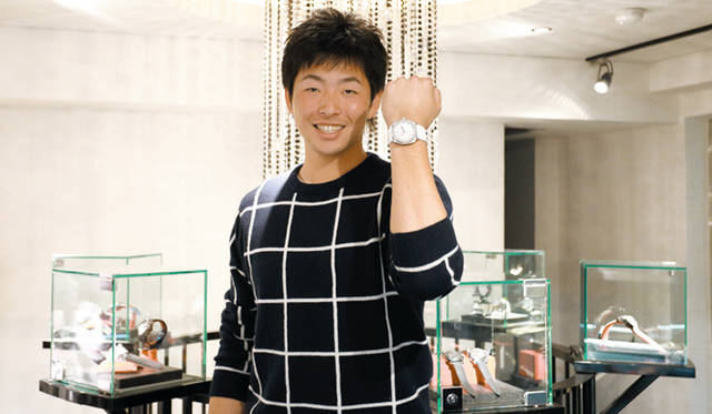 ジャンリシャールの人気コレクション「テラスコープ」の特別モデル。大瀬良選手とジャンリシャールが融合した特別なタイムピースは、「Long Slow Distance広島」にて限定販売