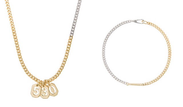 <strong>530PARK｜530パーク</strong><br />「FIVE THIRTY PARK（ファイブサーティーパーク）」カーブチェーンネックレス（K10YG/K10WG）16万2000円、クリスタルナンバーチャーム（K10YG） 各1万1880円、カーブチェーンブレスレット（K10YG/K10WG）7万5600円