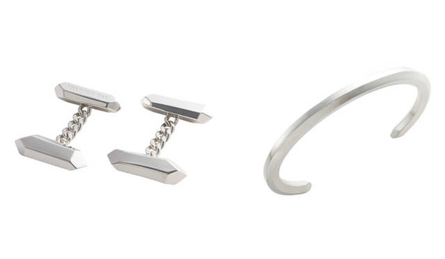 <strong>530PARK｜530パーク</strong><br />「FIVE THIRTY PARK（ファイブサーティーパーク）」クリスタルカフリンクス（Silever）2万8080円、クリスタルラウンドバングル（Silver）3万9960円