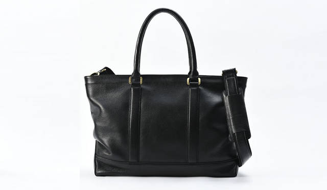 <strong>GOLD MEN｜ゴールド メン</strong><br />「TOUGH シリーズ」 トートバッグ（W420～480×H320×D105mm）2万2680円