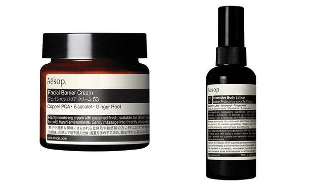 <strong>Aēsop｜イソップ</strong><br />左／高い保湿力をもち、肌を乾燥から保護するクリーム「フェイシャル バリア クリーム 53」6156円、右／耐水性ボディ用サンスクリーン「プロテクティブ ボディローション SPF50」4536円