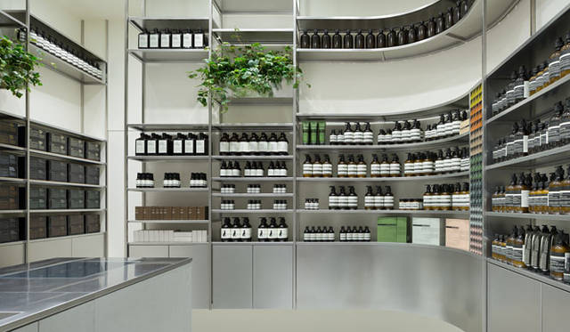 <strong>Aēsop｜イソップ</strong><br />「イソップ 東京ミッドタウン店」　Photographs by OTA Takumi