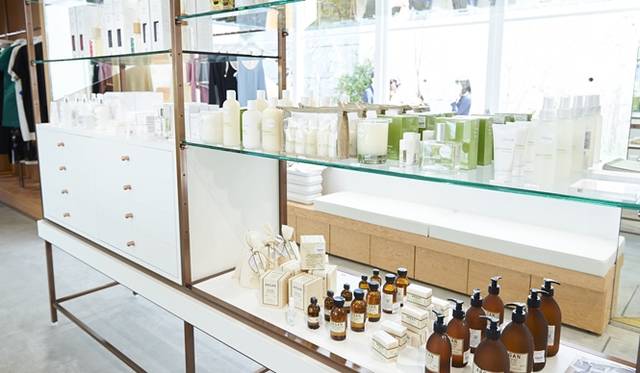 フレッド シーガル ウーマン