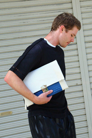 <strong>ithelicy｜イザリシー</strong><br />「SISKO-SP」（W340×H240mm）4万8600円