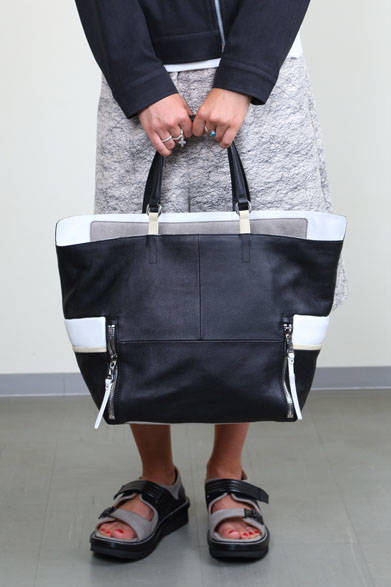 <strong>ithelicy｜イザリシー</strong><br />「DAVIDA」（W330×H370×D200mm）5万4000円