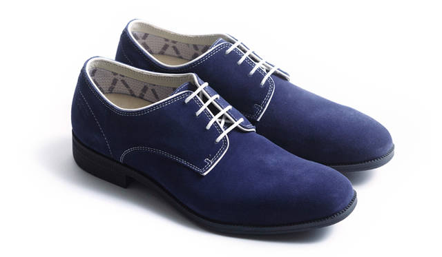 写真5と6の色違い。ネイビーは今シーズンの旬なカラーだ。2万1600円