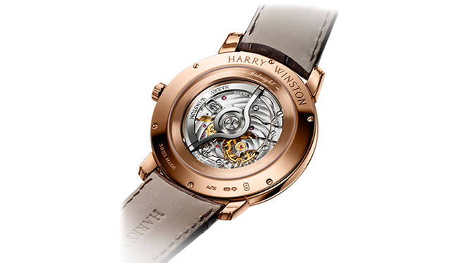 <strong>HW ミッドナイト・フェザー オートマティック 42mm</strong><br>ケース｜18KRG<br>直径｜42.5mm<br>厚さ｜9.1mm<br>ムーブメント｜自動巻き（Cal.HW2008）<br>ストラップ｜アリゲーター<br>防水｜3気圧<br>限定数｜世界限定50本<br>発売時期｜11月<br>予価｜348万556円（税抜）