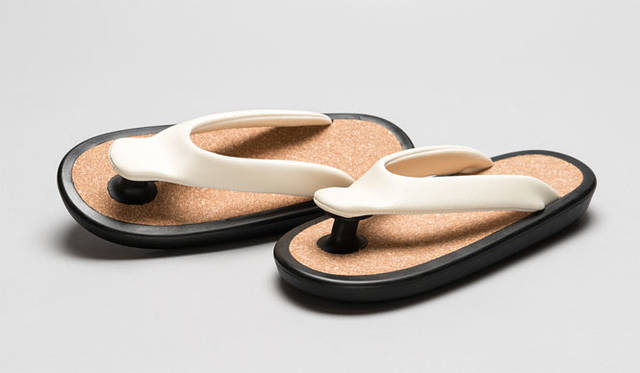 <strong>ISETAN MEN’S｜イセタンメンズ</strong><br />「JoJo（ジョジョ）」サンダル “イセタンメンズ別注” 2万4840円（SS、S、M）、2万5920円（L、XL）