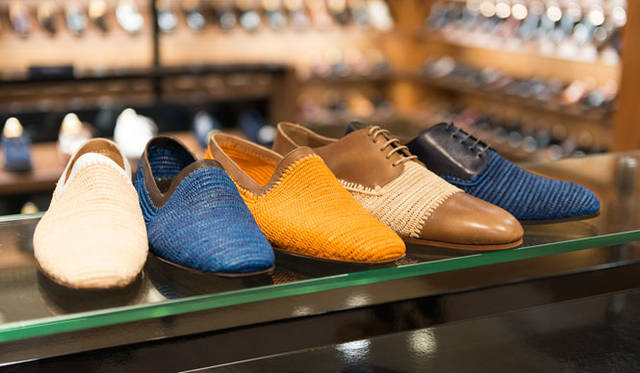 <strong>ISETAN MEN’S｜イセタンメンズ</strong><br />「Casablanca（カサブランカ）」写真左の3足は各4万1040円、写真右の2足は各5万1840円