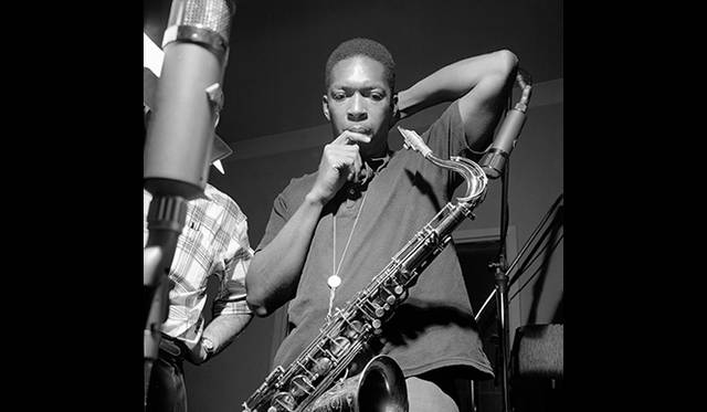 フランシス・ウルフ「ジョン・コルトレーンアルバム『ブルー・トレイン』に使用された写真」、1957 © Mosaic Images LLC.