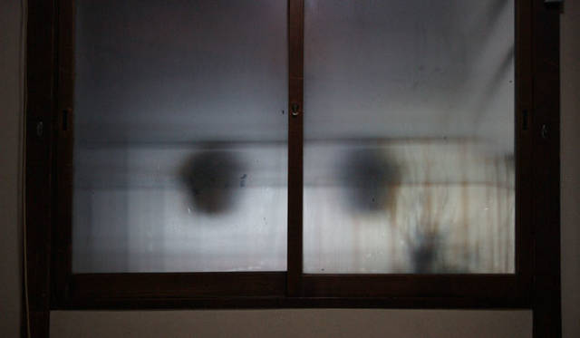 <strong>角田陽太｜「東京浪漫酒場」｜第八回 恵比寿「さいき」</strong><br />座敷のすりガラスは今の時代あまり見ることがない