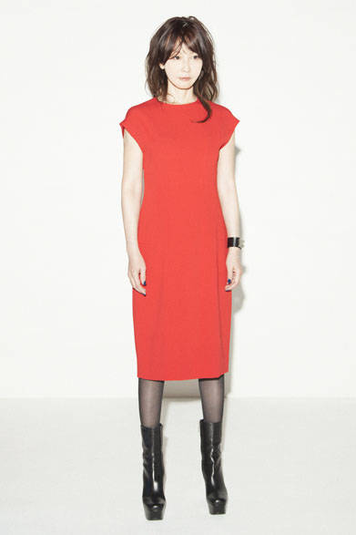 <strong>PEELSLOWLY｜ピールスローリー</strong><br />2015年春夏（3rd）コレクション<br />アシンメトリードレス3万6720円