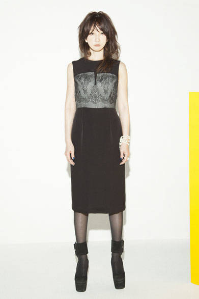 <strong>PEELSLOWLY｜ピールスローリー</strong><br />2015年春夏（3rd）コレクション<br />レースコンビネーションドレス4万5360円