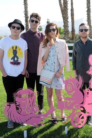 カリフォルニアを拠点とする、4人兄妹のポップバンド「ECHOSMITH（エコスミス）」は「コーチ・バックステージ」でパフォーマンスを披露した。</br></br>Photo credit: Getty Images