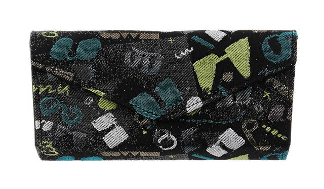 サングラスに付属する、西陣織の生地を使用したケース。京都とロサンゼルスの融合をコンセプトにデザインされている